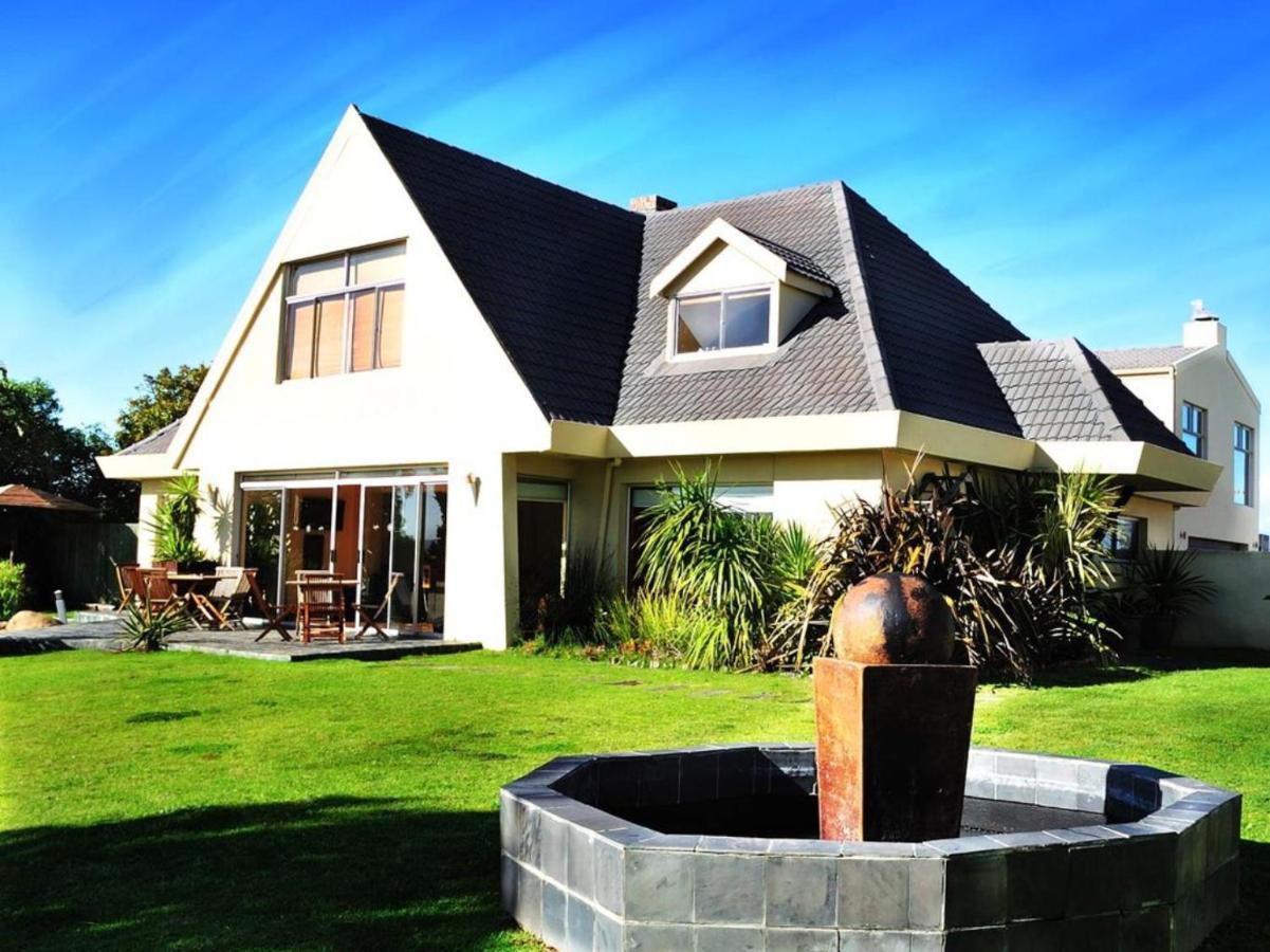 Mandalay Beach Guest House Bloubergstrand Extérieur photo