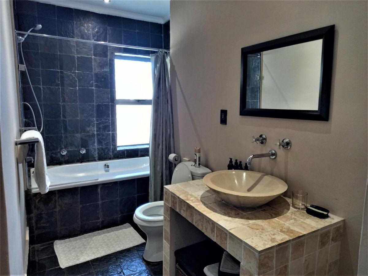 Mandalay Beach Guest House Bloubergstrand Extérieur photo