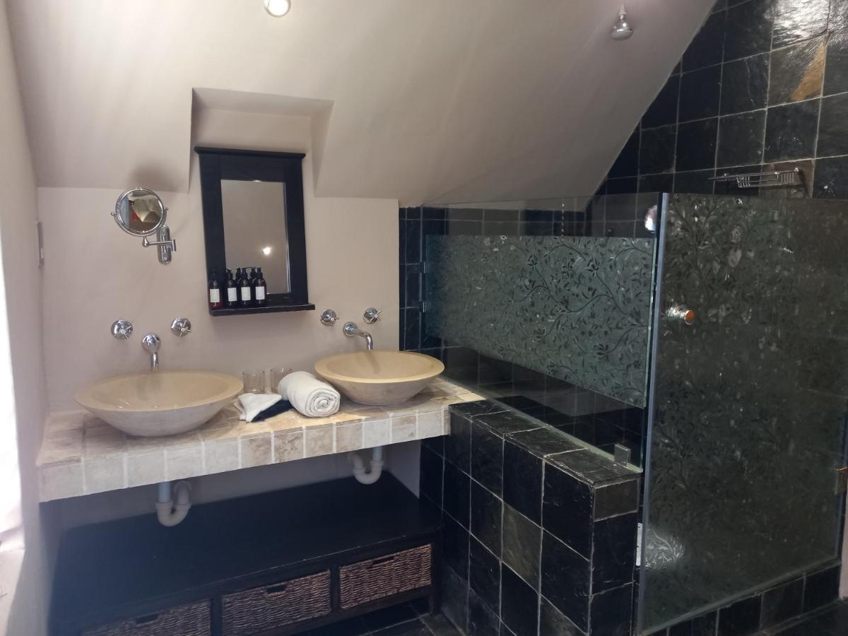 Mandalay Beach Guest House Bloubergstrand Extérieur photo