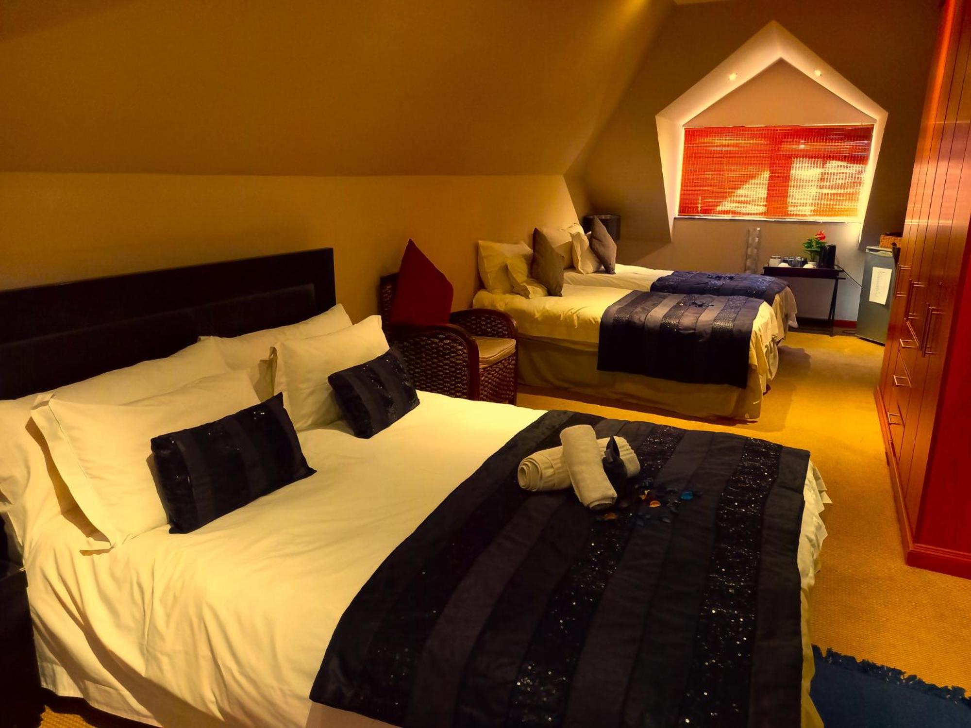 Mandalay Beach Guest House Bloubergstrand Extérieur photo